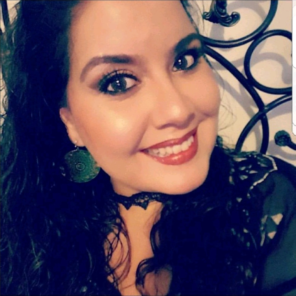 Meet your Posher, Jeannette